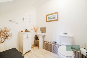 Photo 16- click for photo gallery